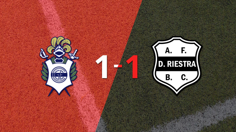 Dep. Riestra empató 1-1 contra Gimnasia sobre el final del partido