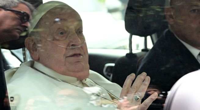 Papa Francisco reaparece tras 5 semanas hospitalizado en Roma: «Gracias a todos» [VIDEO]