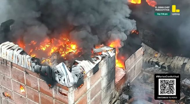 Restringen acceso a principales zonas de Lima por incendio en almacén