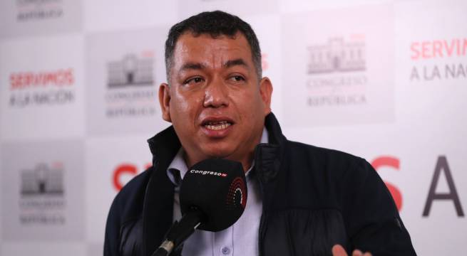 Comisión de Ética aprueba informe que propone suspender a Darwin Espinoza por 60 días