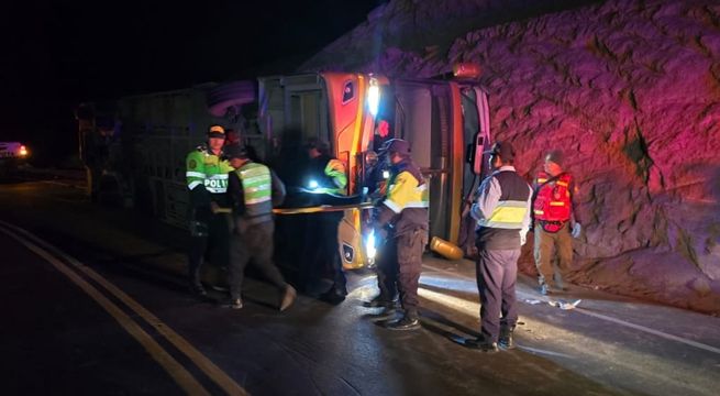 Trágico accidente de bus deja 4 muertos y más de 30 heridos en Arequipa